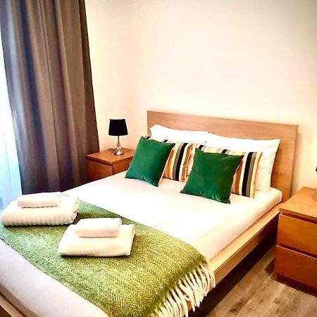 2 Bedroom Serviced Apartment ロンドン エクステリア 写真