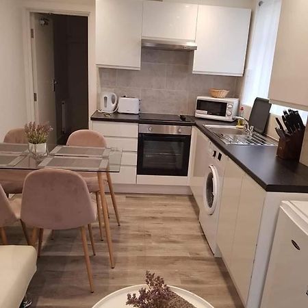 2 Bedroom Serviced Apartment ロンドン エクステリア 写真