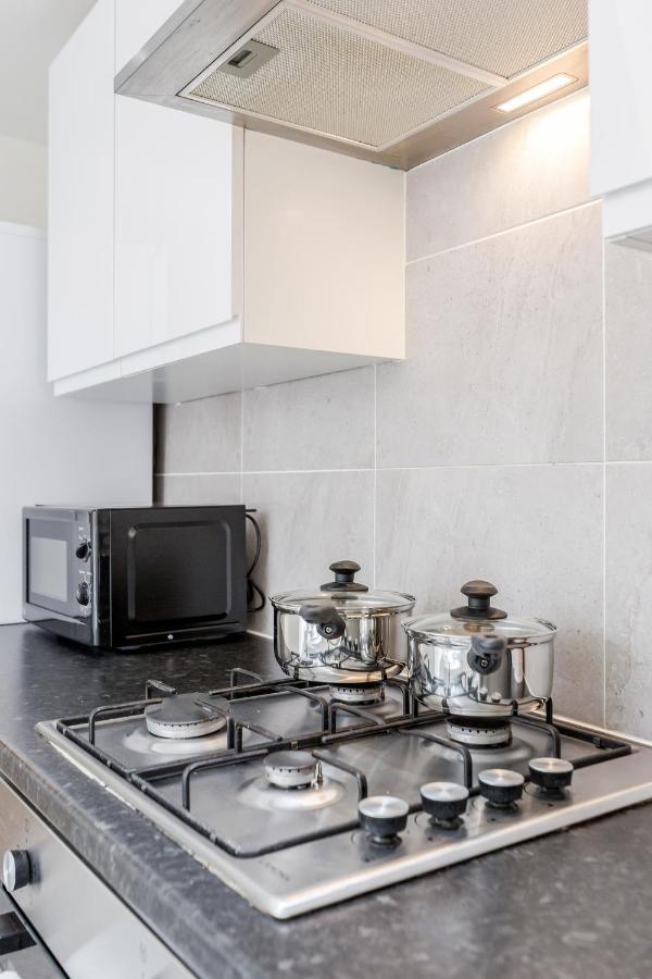 2 Bedroom Serviced Apartment ロンドン エクステリア 写真