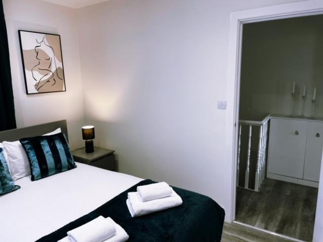 2 Bedroom Serviced Apartment ロンドン エクステリア 写真