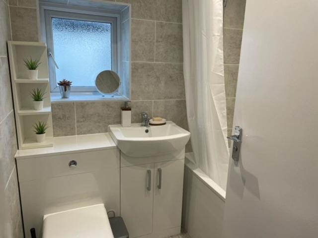 2 Bedroom Serviced Apartment ロンドン エクステリア 写真