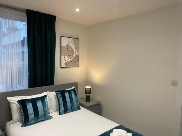 2 Bedroom Serviced Apartment ロンドン エクステリア 写真